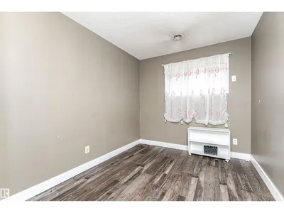11512 24 AV NW photo 31