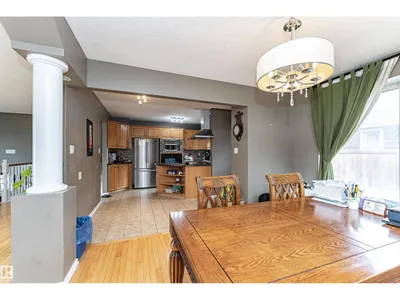 11512 24 AV NW photo 14