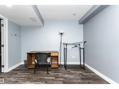 11512 24 AV NW photo 38
