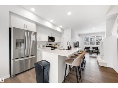 8125 226A ST NW photo 10