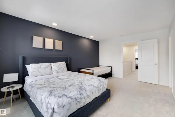 8125 226A ST NW photo 3