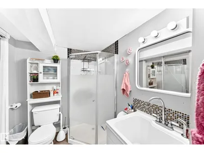 9911 163 ST NW photo 35