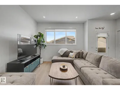 5745 HAWTHORN CM SW photo 16