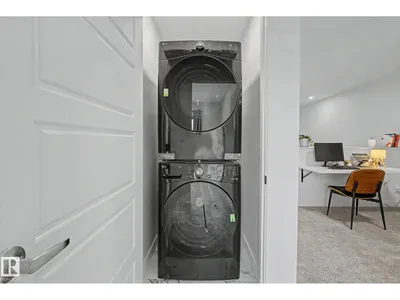 5745 HAWTHORN CM SW photo 31