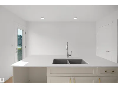 2135 210 ST NW photo 15