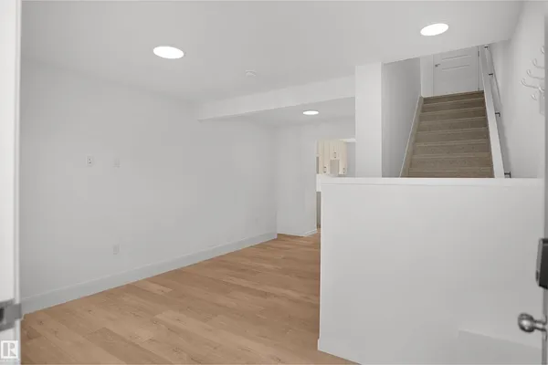 2135 210 ST NW photo 3