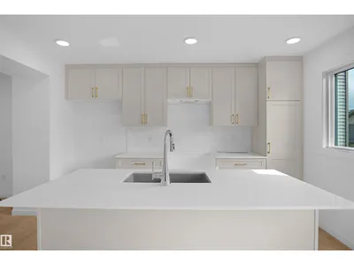 2135 210 ST NW photo 12