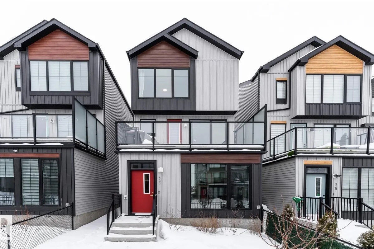 427 39 ST SW exterior