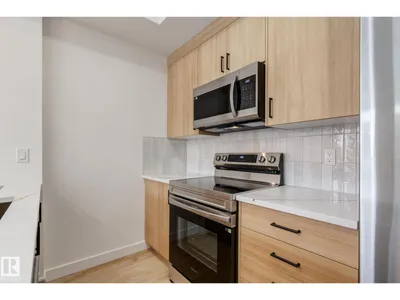 #1 16231 19 AV SW photo 18