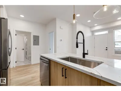 #1 16231 19 AV SW photo 20