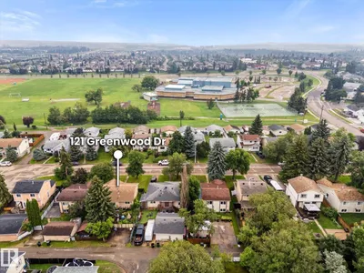 121 GREENWOOD DR photo 5