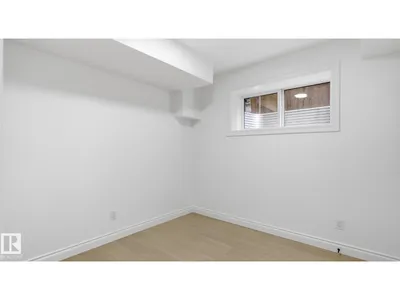 9224 94 ST NW photo 32