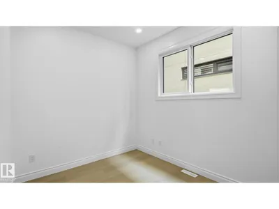 9224 94 ST NW photo 9
