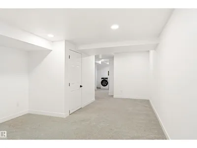#4 7604 29 AV NW photo 35