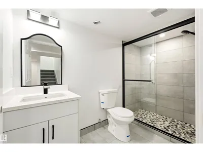 #4 7604 29 AV NW photo 38