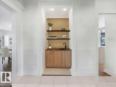#601 11826 100 AV NW photo 9