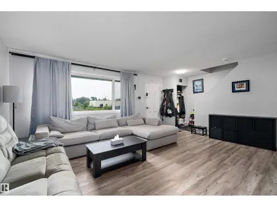 11439 39 AV NW photo 8