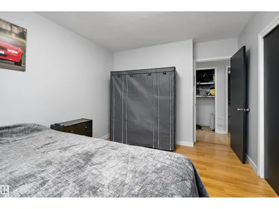 11439 39 AV NW photo 19