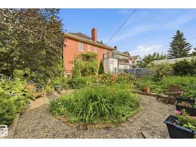 8520 104 ST NW photo 20