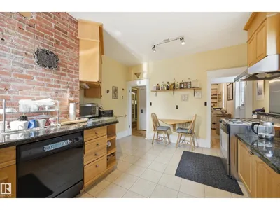 8520 104 ST NW photo 35