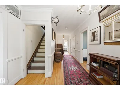 8520 104 ST NW photo 38