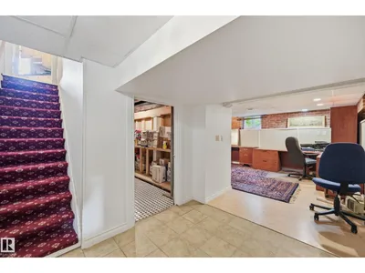 8520 104 ST NW photo 54
