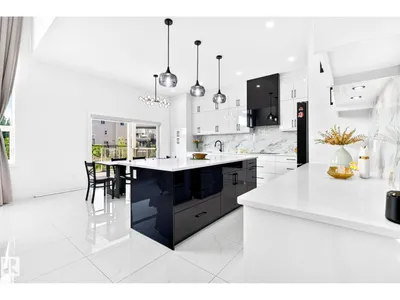 3926 41 AV photo 40
