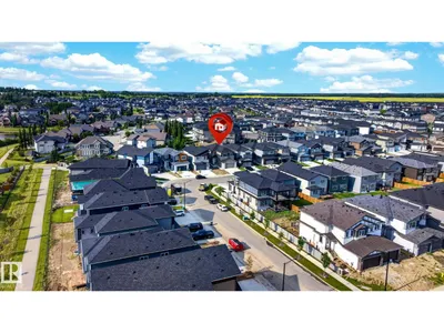 3926 41 AV photo 4