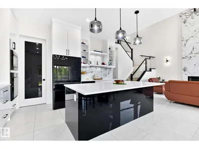 3926 41 AV photo 30