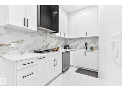 3926 41 AV photo 27