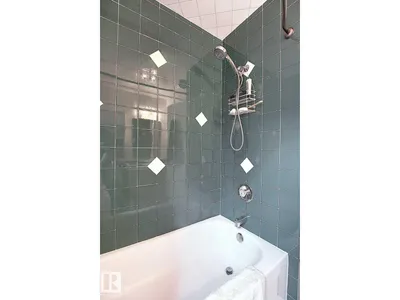 11126 52 ST NW photo 37