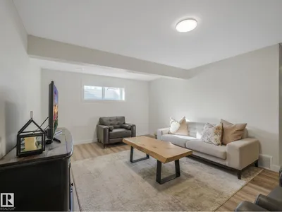 6613 62 AV photo 28