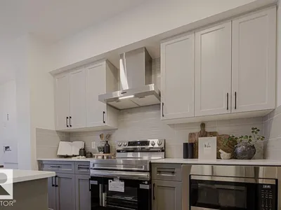 921 17 AV NW photo 9