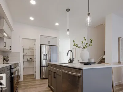 923 17 AV NW photo 13