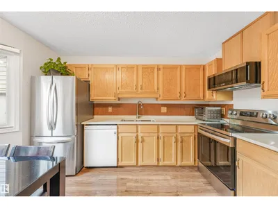 18611 57 AV NW photo 18