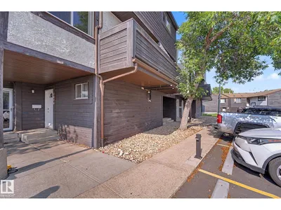 1096 KNOTTWOOD RD E NW photo 22
