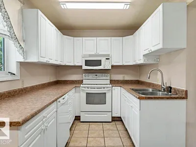 26 LOUISBOURG PL photo 28