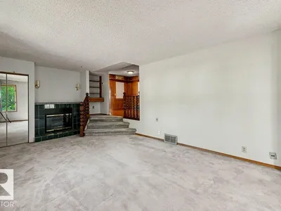 26 LOUISBOURG PL photo 17