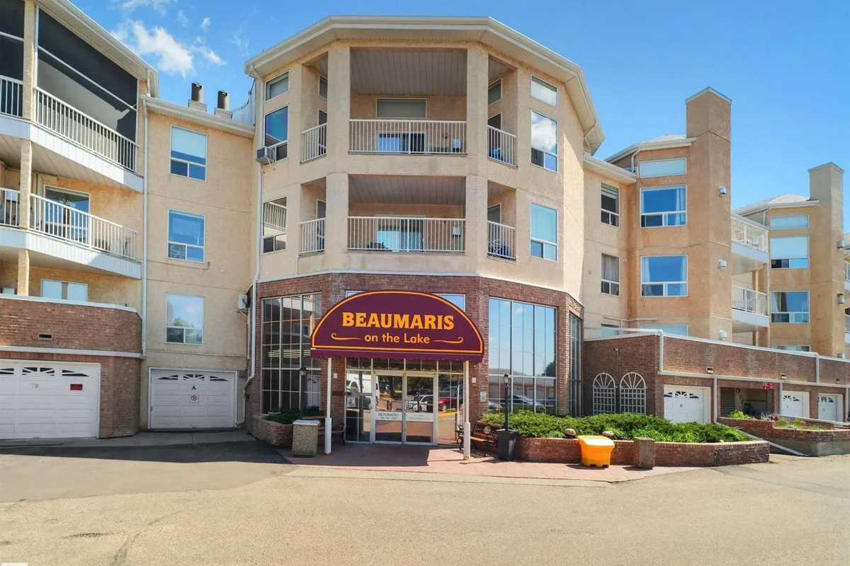 #228 15499 CASTLE DOWNS RD NW exterior