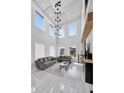 4017 47 AV photo 19