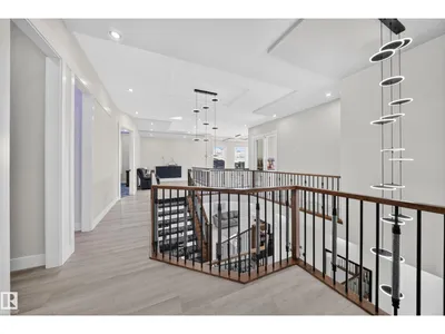 4017 47 AV photo 37