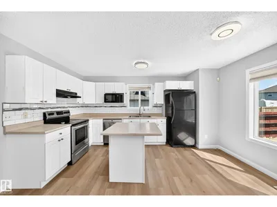 203 84 ST SW photo 4