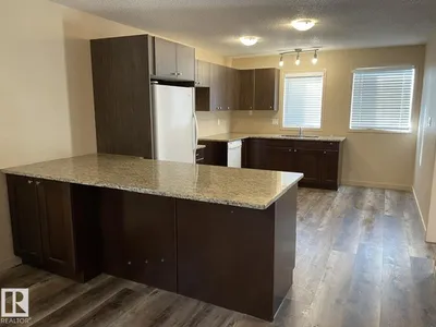 7712 110 ST NW photo 5