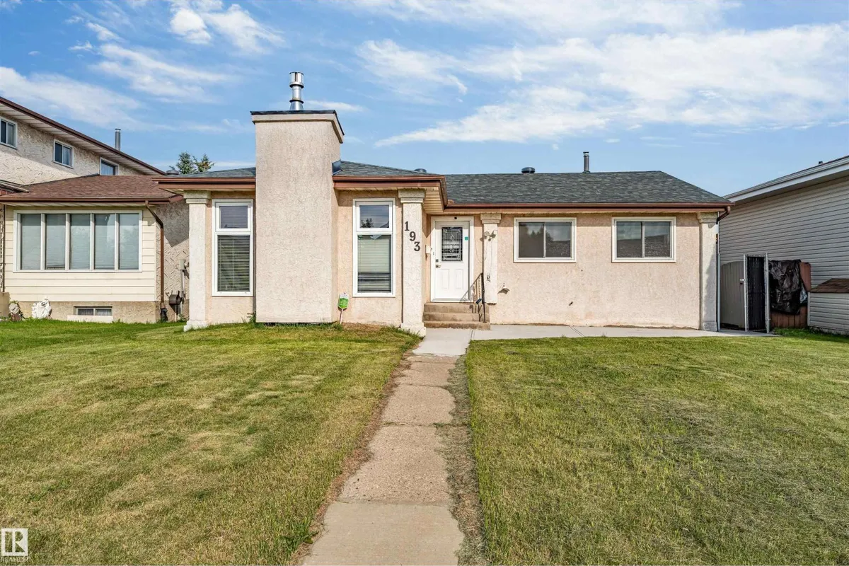 193 WOODVALE RD W NW exterior