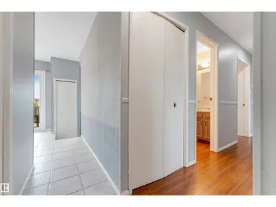 193 WOODVALE RD W NW photo 21