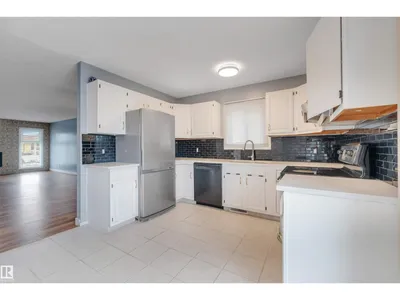 193 WOODVALE RD W NW photo 24