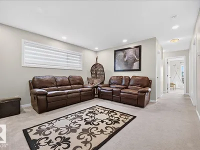 2709 Collins Crescent SW photo 33