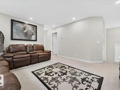 2709 Collins Crescent SW photo 34