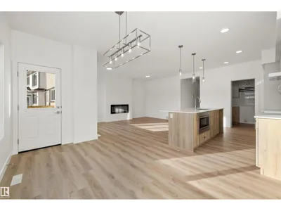 1315 11 AV NW photo 17