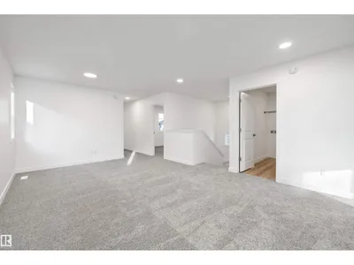 1315 11 AV NW photo 32